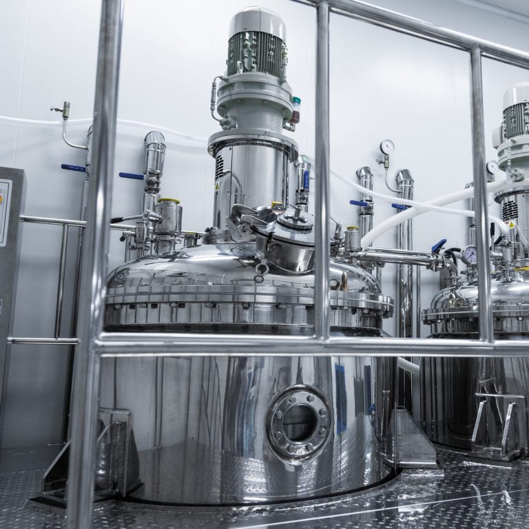 plant picture clean room equipment stainless steel machines scaled e1759919305898 768x768